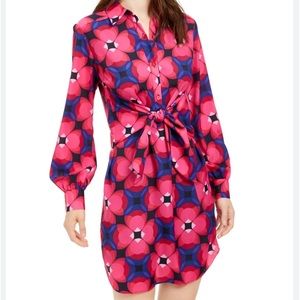 Trina Turk Tie Front Geo Shirt Dress
$70 Size: XS Trina Turk